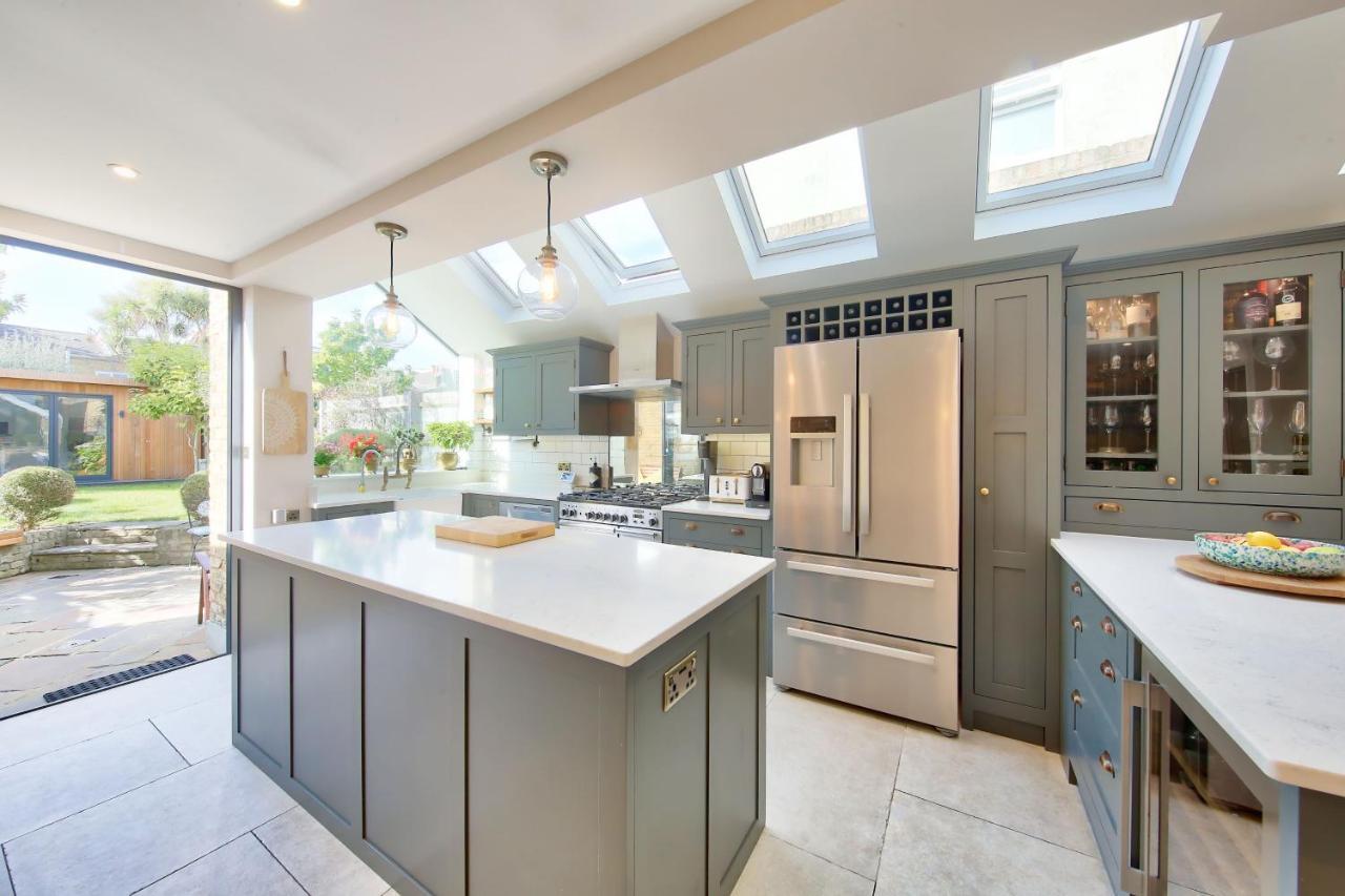 Ferienhaus Family 4-bed House & Secluded Garden - Wimbledon London